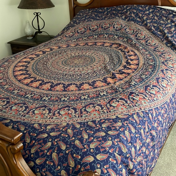 Urban Outfitters MT Elephants Tapestry Queen/Full Size 89” x 88” - Picture 1 of 10